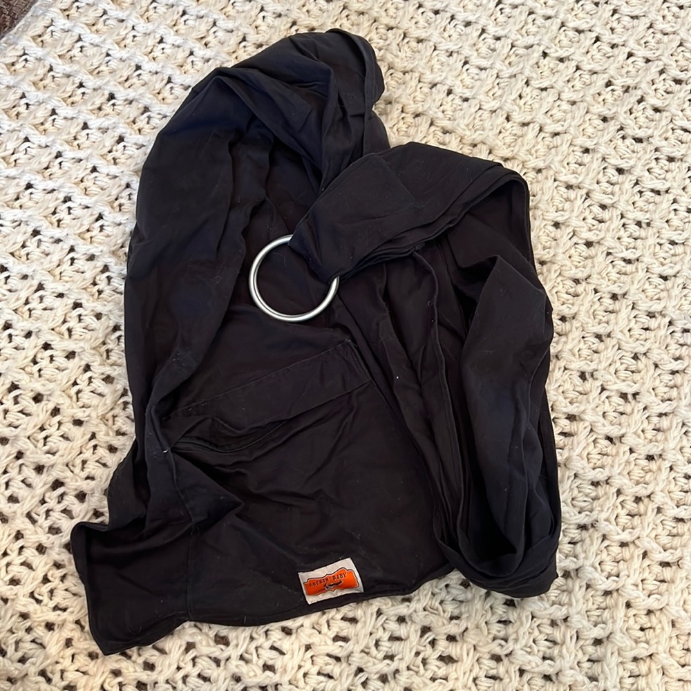 Black Rockin’ Baby ring sling
